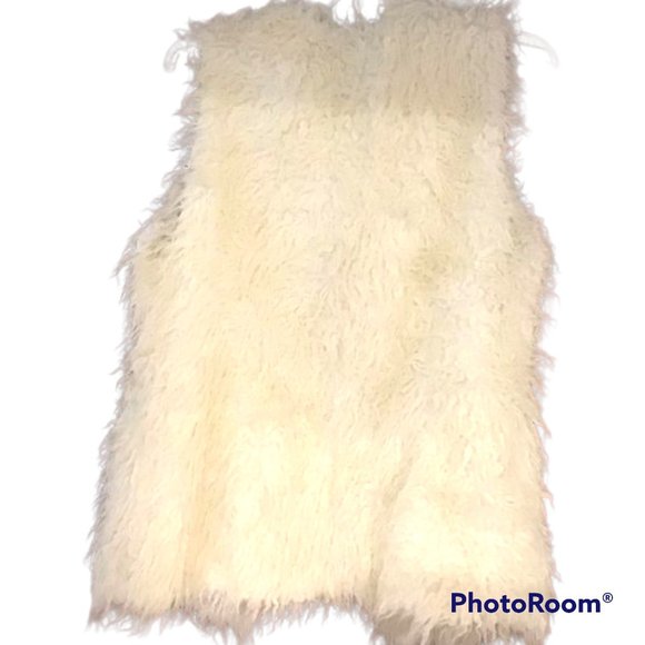 Prosper & Devine Women's Faux Fur Vest - Picture 2 of 3